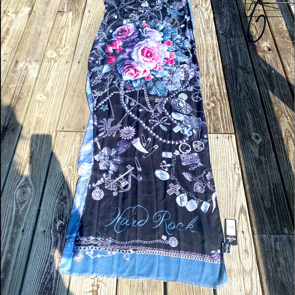 NWT HARD ROCK CAFE collector scarf